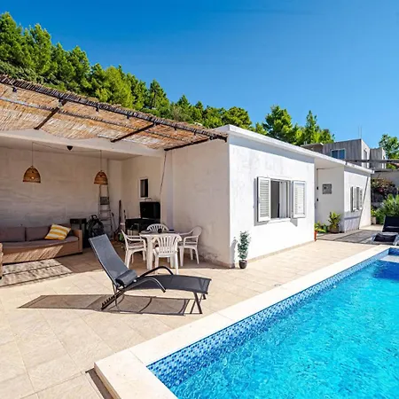 Waterfront House Arnet By Guide Villa