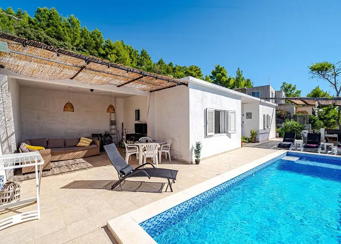 Waterfront House Arnet By Guide Villa