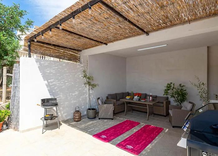 Waterfront House Arnet By Guide Villa *