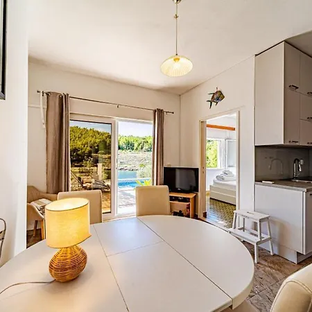 Waterfront House Arnet By Guide Villa