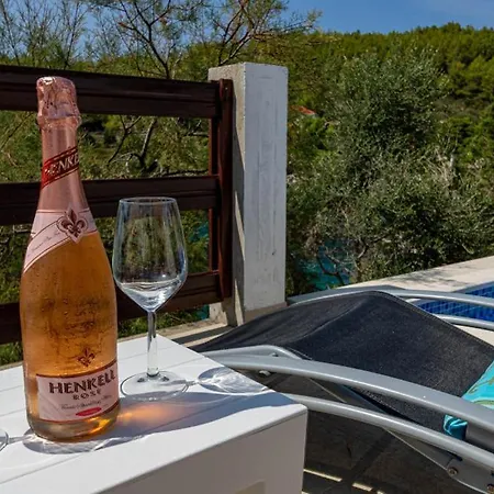 Waterfront House Arnet By Guide Villa